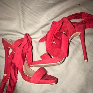 Sexy red heels 👠